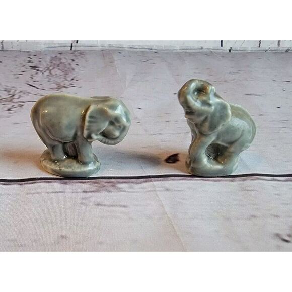Wade Red Rose Tea Figurines Elephants Set Of 2 - Picture 1 of 6